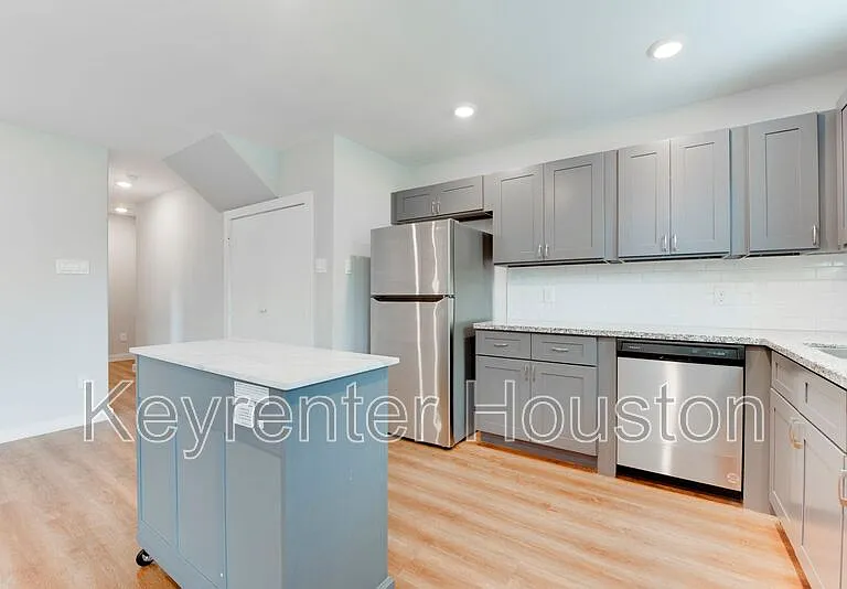 8635 Sunderland Rd #A — Photo 8