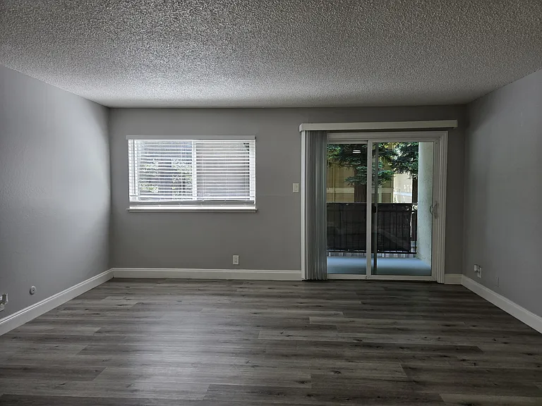 24545 Oneil Ave — Photo 7