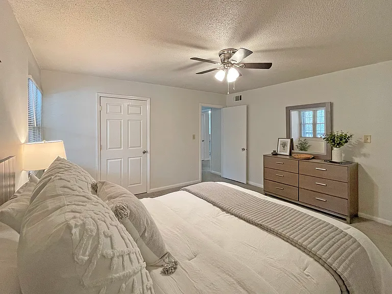 Eastbrook & Village Green Apartments — Photo 16