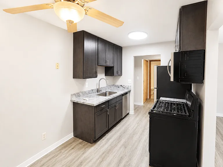 Richfield Square Apartments — Photo 52