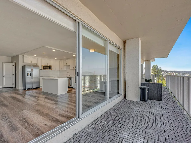 Vallejo Street Apartments