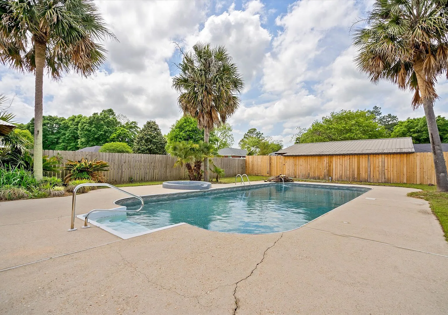 Welcome To Remington Estates - And A Pool! — Photo 2