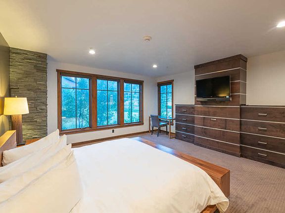 4th image of 2800 Deer Valley Dr E #6237