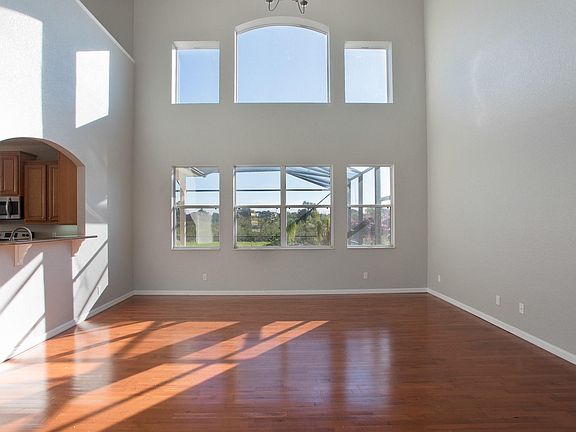 4th image of 4678 Chastain Dr