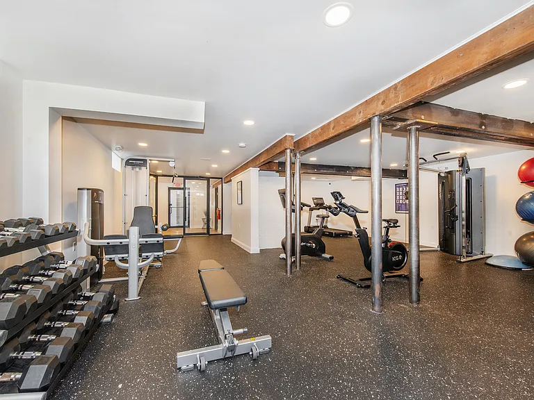 376 Claremont Ave #4 — Photo 8