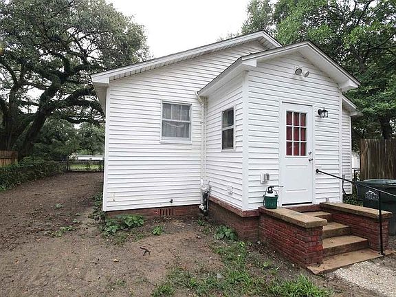 2nd image of 3010 W Lee St