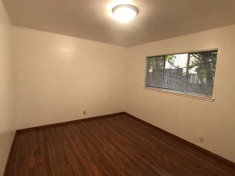 2040 Beatrice Ct #4 — Photo 8