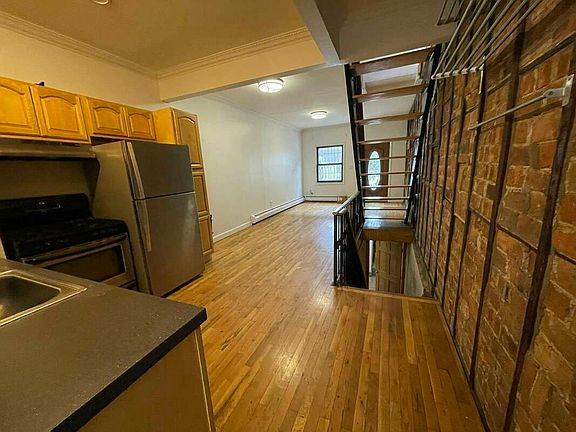3rd image of 150 10th St #1