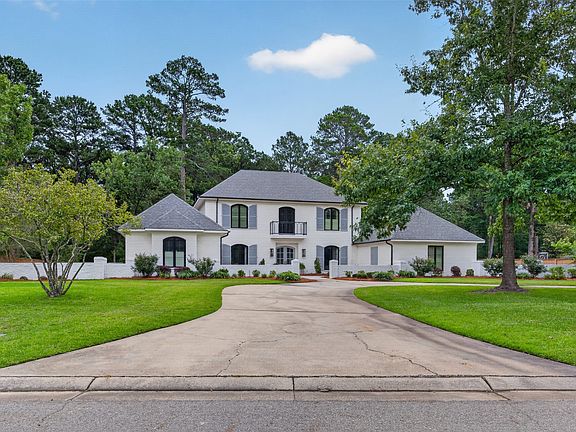 2nd image of 2673 Alvamar Dr