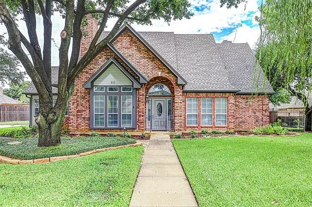1st image of 513 Shady Oak Dr