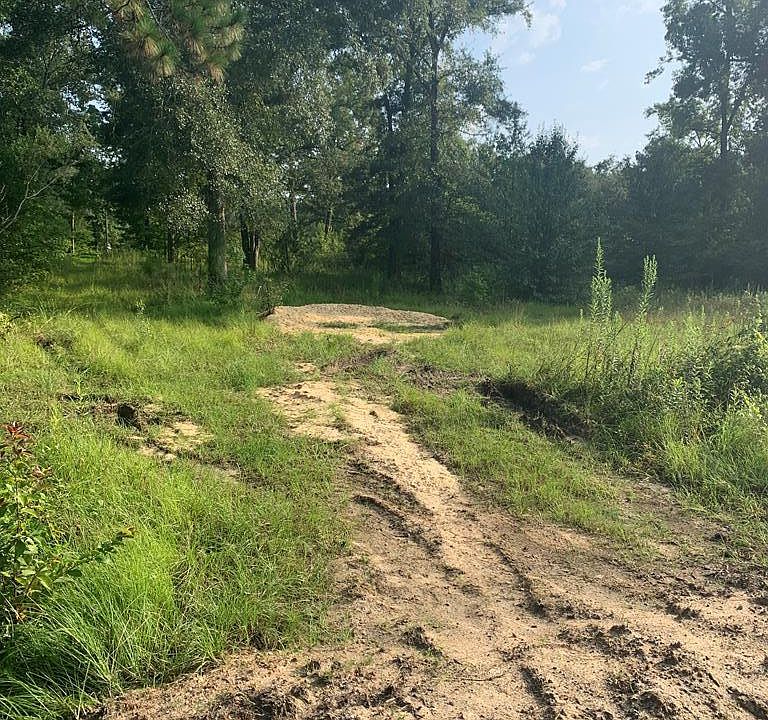 1st image of 182 Groveland Dr