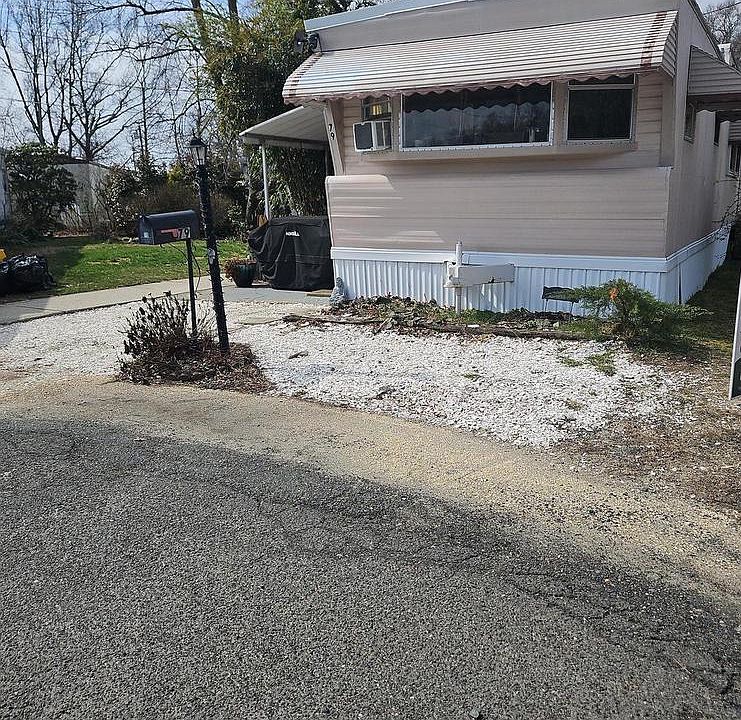 1st image of 79 Shamrock Ct