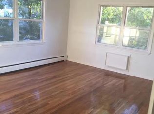 917 125th St, Flushing, NY 11356