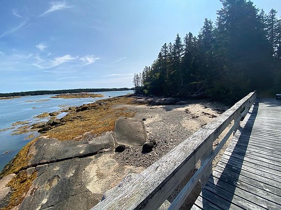 4th image of 1 Middle Hardwood Island