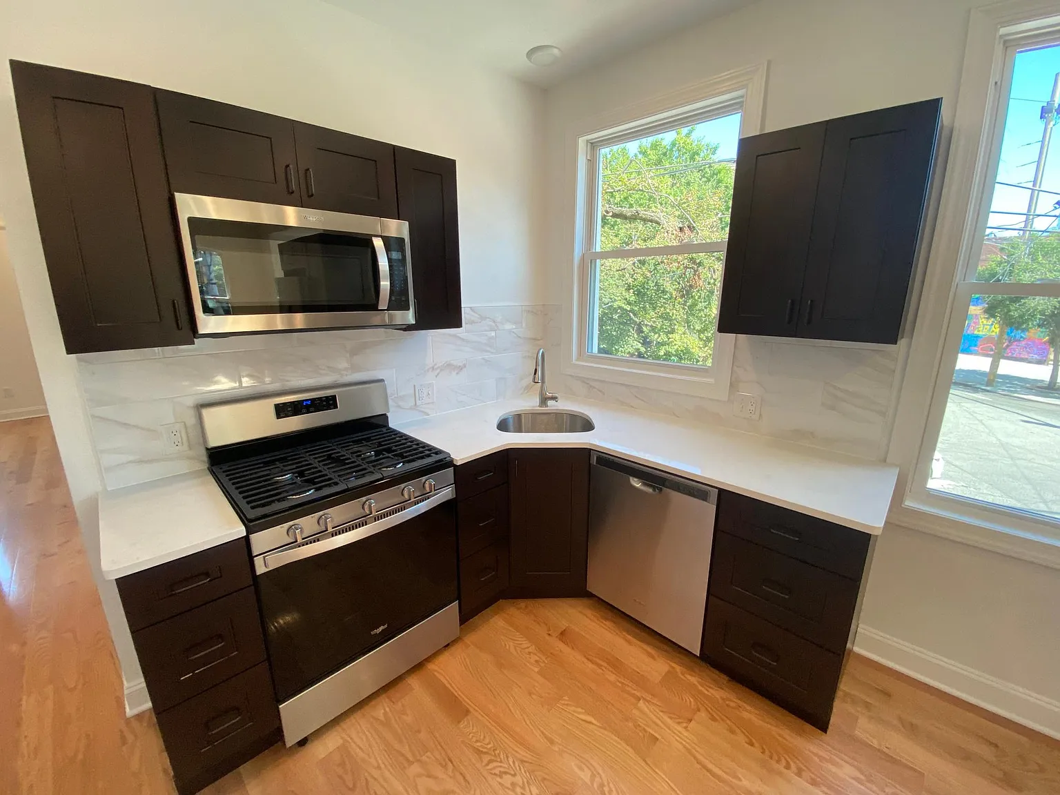 1 bed, 750 sqft, $1,500 — Photo 2