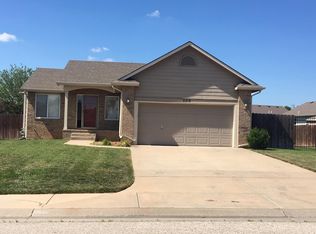 2218 E Carriage Dr, Derby, KS 67037
