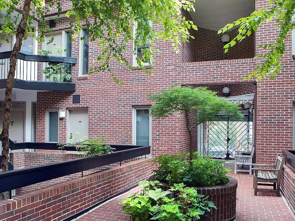 Entry Courtyard