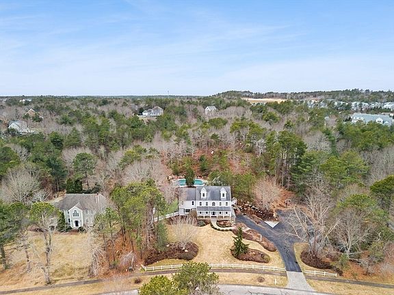 4th image of 69 Fairview Ln