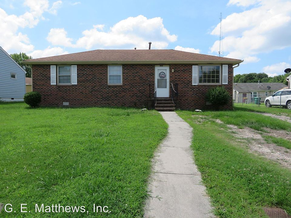 1st image of 900 N Gillfield Dr