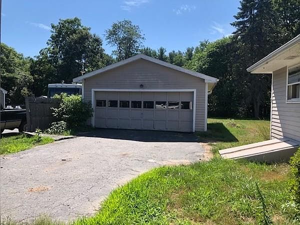 2nd image of 10 Brown Rd