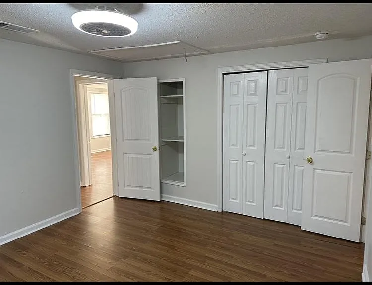 Middle Bedroom