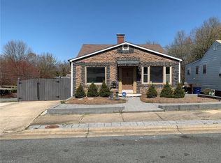 1705 Graham Ct, Winston Salem, NC 27101