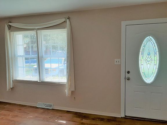 4th image of 6901 Covecreek Dr