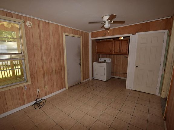4th image of 2217 Tulip St