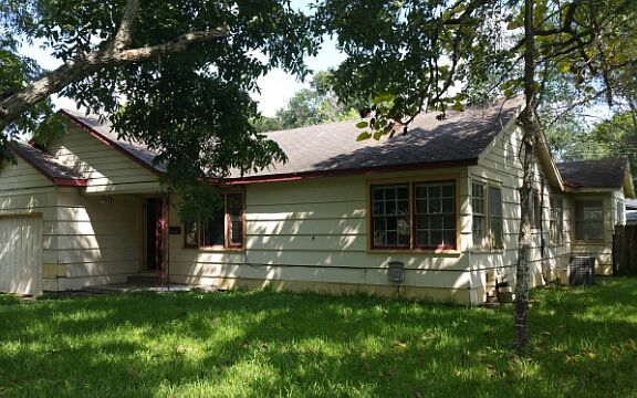 2nd image of 3221 12th St