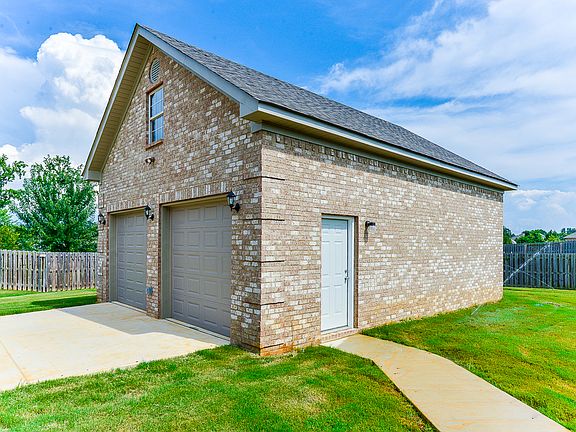 Detached garage with kennel