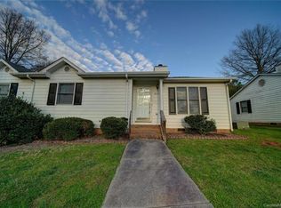 6027 Crape Myrtle Ln, Charlotte, NC 28216