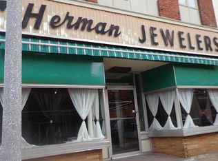 220 5th St, Calumet, MI 49913