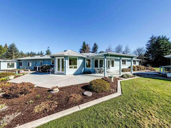 22 Ioka Rd, Sequim, WA 98382