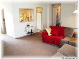 977 Fairview Dr, Toms River, NJ