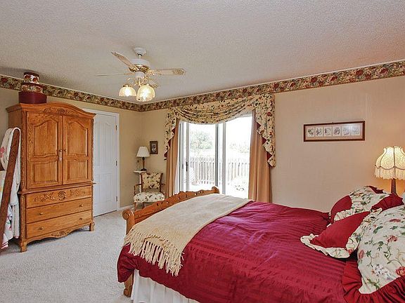 5th image of 165 Baylor Dr
