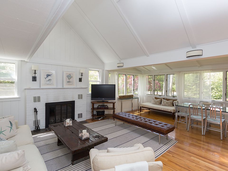 20 Warfield Way, Southampton, NY 11968 Zillow