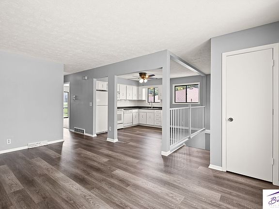 3rd image of 2523 Mose Ave