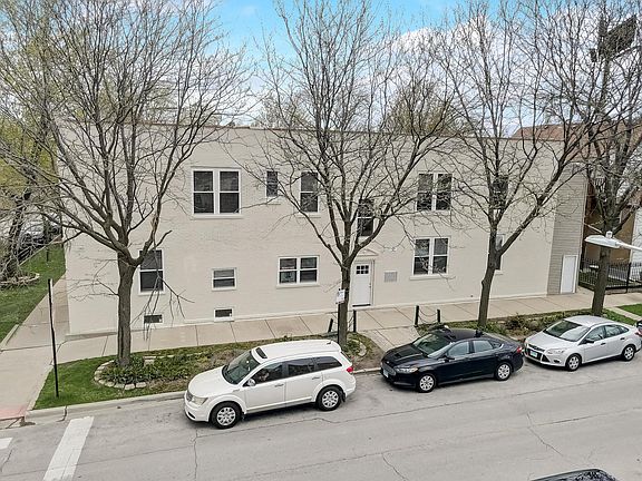 2nd image of 3220 W Wellington Ave #2E
