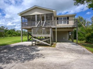 222 Waterway Dr, Sneads Ferry, NC 28460