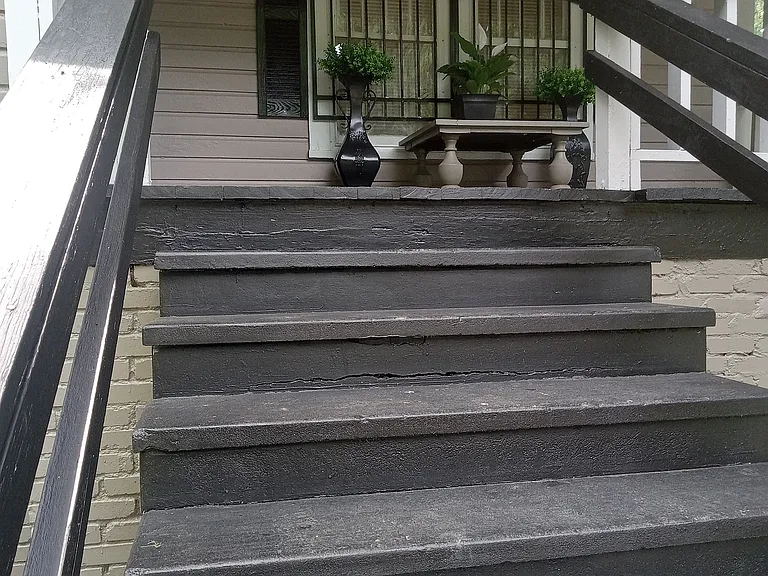 1441 Park Ave — Photo 2