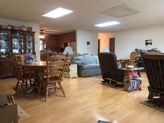 2nd image of 109 S Lake St