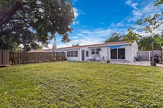 512 NE 12th Ave — Photo 15
