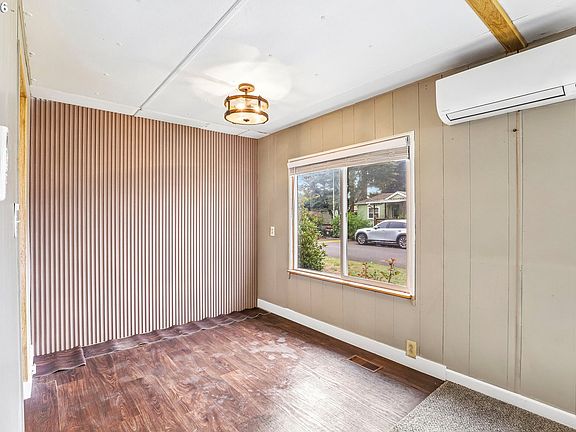 5th image of 15619 NE Caples Rd