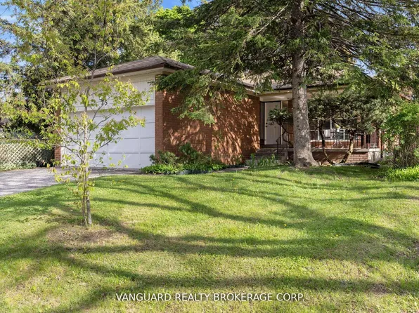 73 Centre Ave, Toronto, ON M2M 2L4