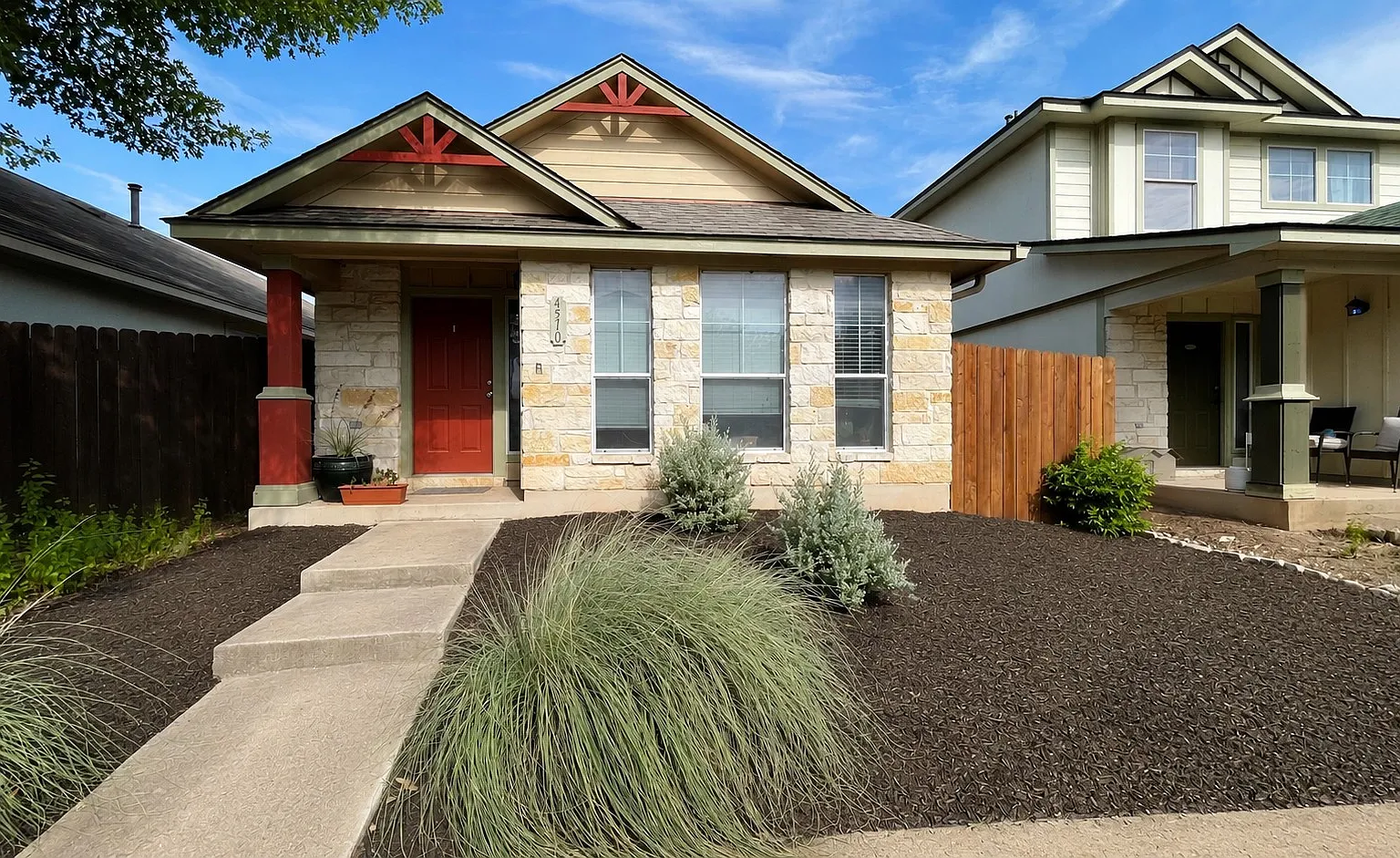 2 bed, 1120 sqft, $1,600 — Photo 1