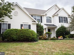 360 Firethorn Ln, Sinking Spring, PA 19608