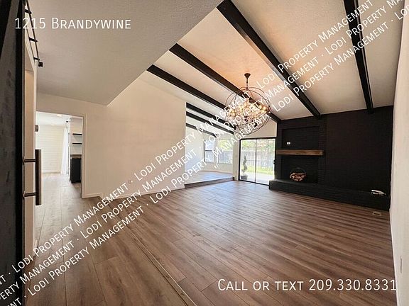 4th image of 1215 Brandywine Dr