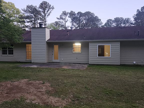 3rd image of 1850 Brandy Dr SE