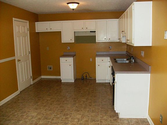 4th image of 568 Hawthorne Ave