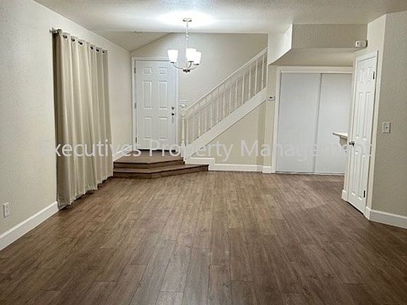 5th image of 3098 Aspen St